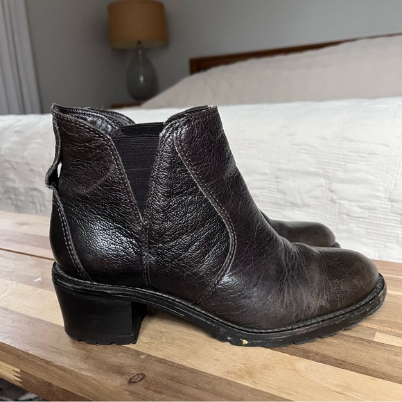 L.L. Bean Brown Ankle Boots Cabincore Chocolate Brown Leather Cozy Weather Fall - Picture 5 of 11